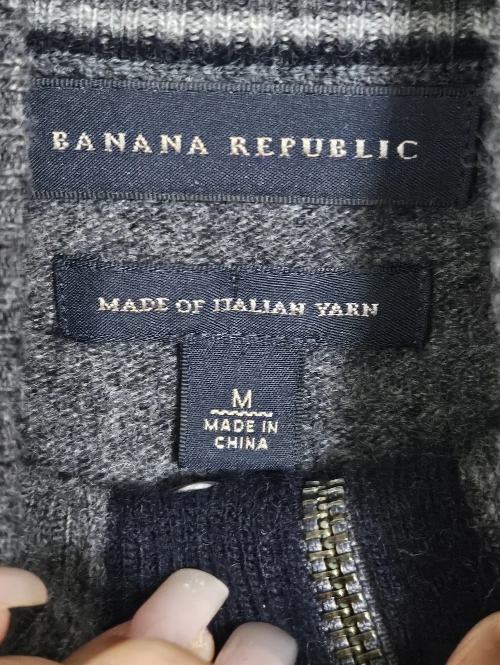 Banana Republic Italian Yarn Gray LMerino  Mock Neck Snap Button Sweater Men’s M